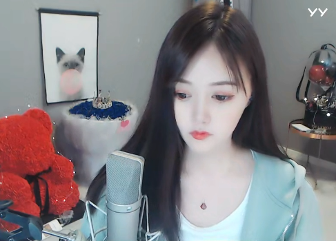 美若天仙!洛瑶简单穿搭显女神范