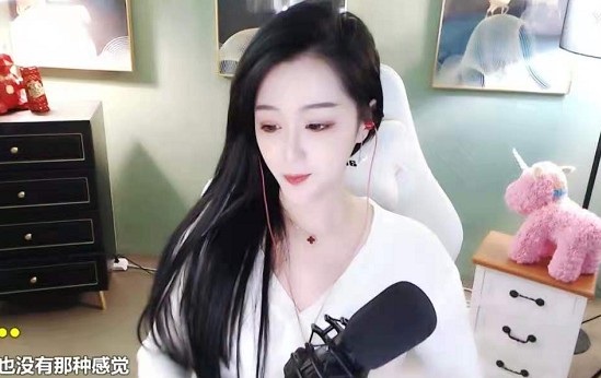 小怪兽紧身衣出镜!尽显傲人身材!