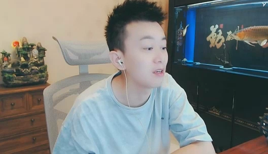 因打年度,文儿与老毕签娱加8年