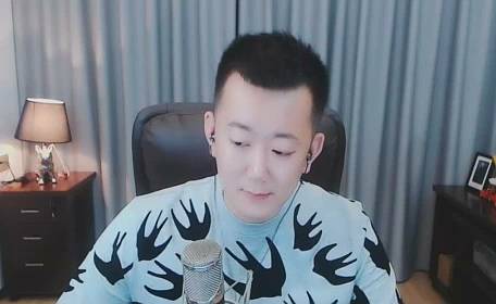 自称鲜有对手，雅乐见到他却认怂