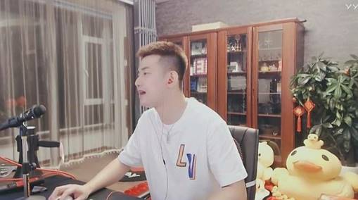 阿哲结婚,稳baby喝一斤白酒
