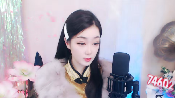 古典美人田小甜,才艺堪比大衣哥