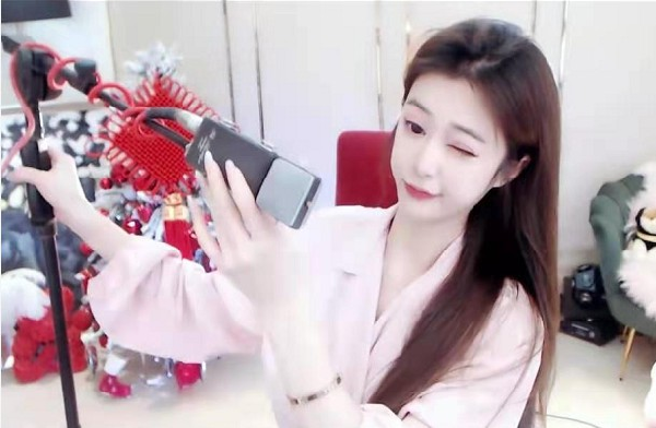 耀眼十足!小天天高颜值美照来袭