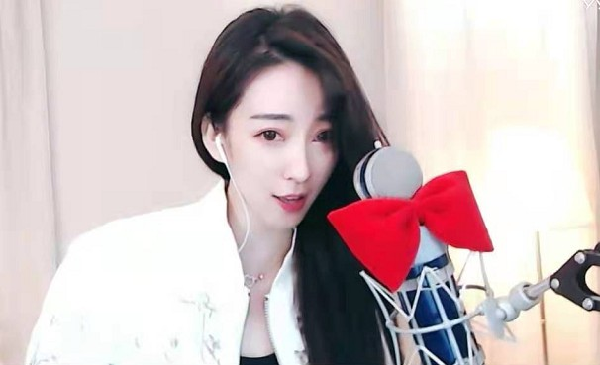 最耀眼的美!杨大爷女神气息爆棚