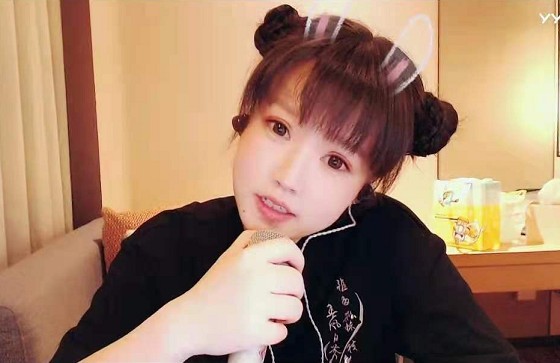 萌态满分!饭思思变身可爱小萌兔!
