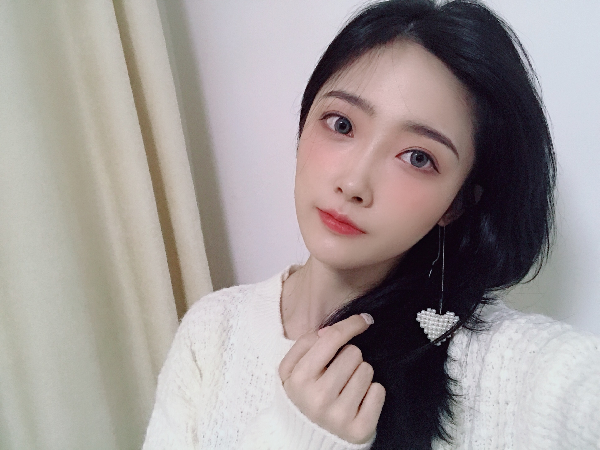 神仙颜值！398美女主播生活照曝光！