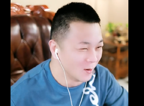 大嘎子获全服飞机,乱斗提前获胜