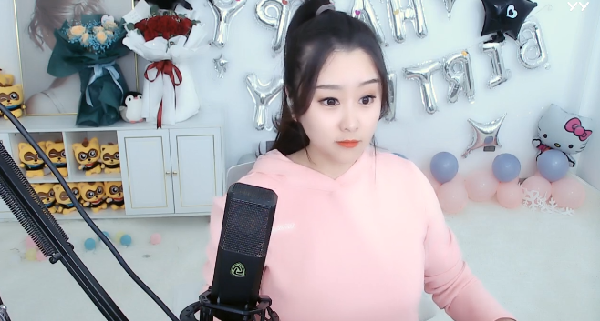倾城倾国!菲儿甜美开播照