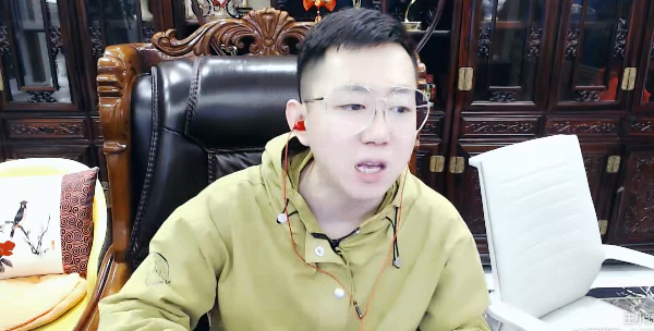 正常开播,王小源战年度足以