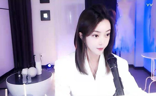 冷艳高贵!崔阿扎高级感一目了然