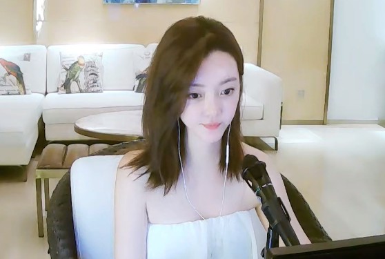 惊艳众人!崔阿扎的冷艳高级感!