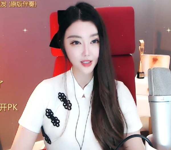 晓夏旗袍出镜，美到让人窒息！